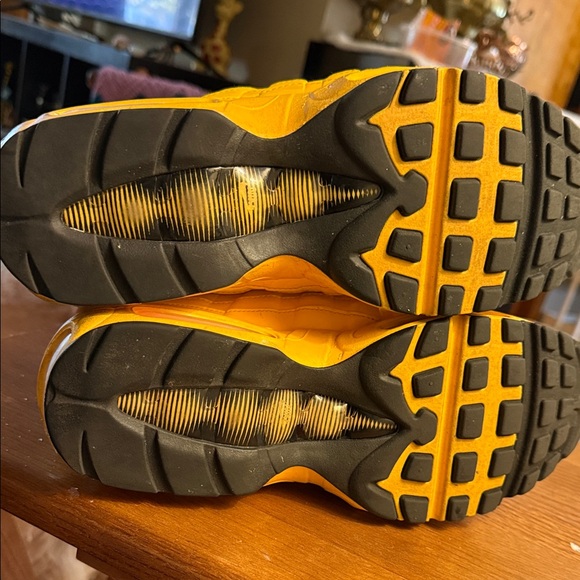 Nike Air Max 95 ‘City Special NY Taxi - Picture 8 of 10